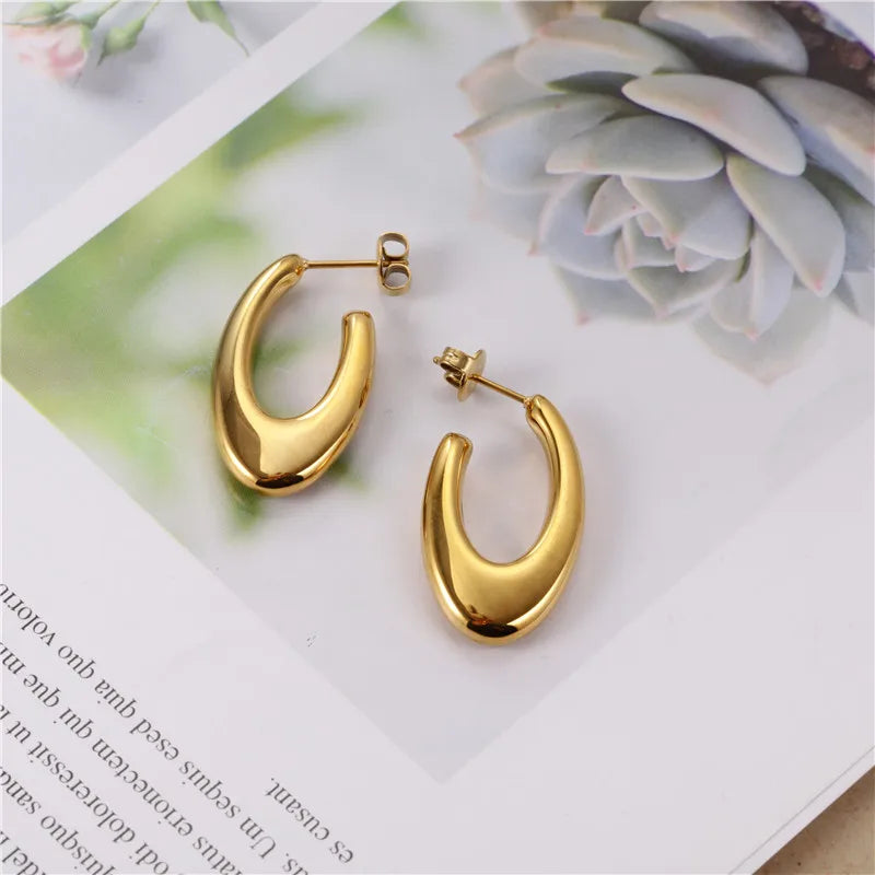 Brinco meia Argola Oval em aço inoxidável