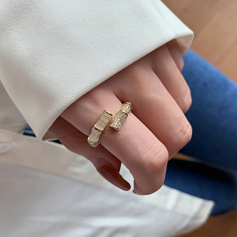 Anel Bambu Dourado com Opalas Ajustável - Coleção Luxo